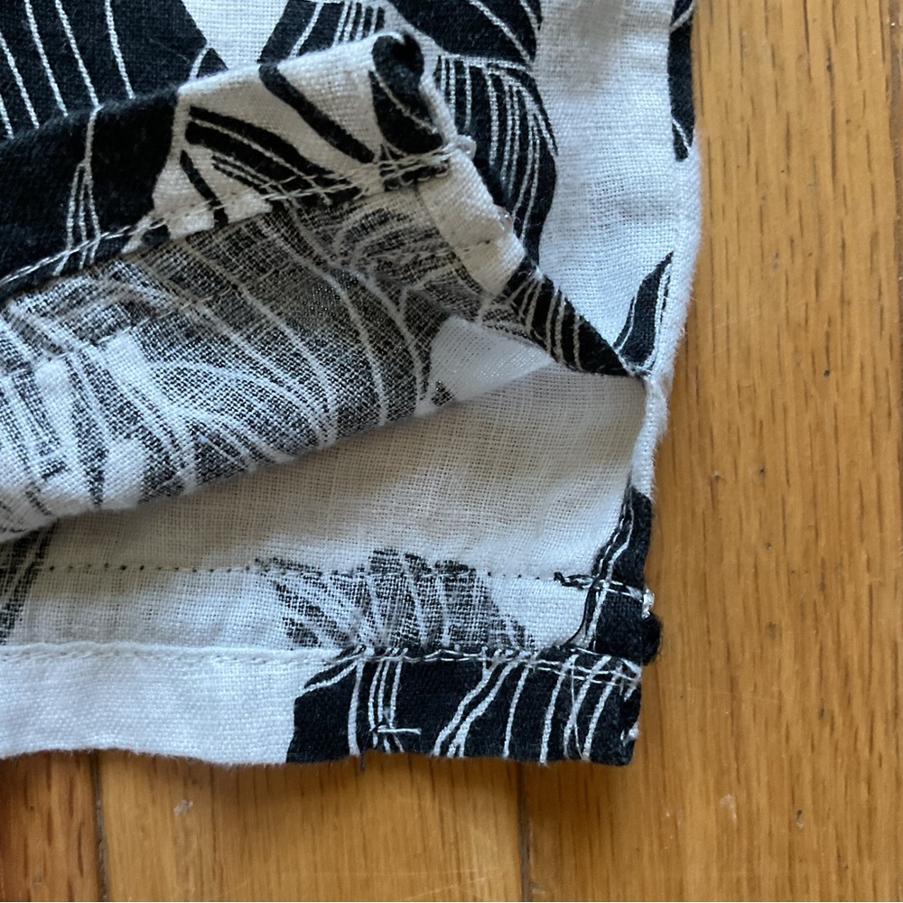 Tahari Linen Blouse Black White Floral Balloon Sleeve Square Neck Size M Beach - Picture 8 of 8